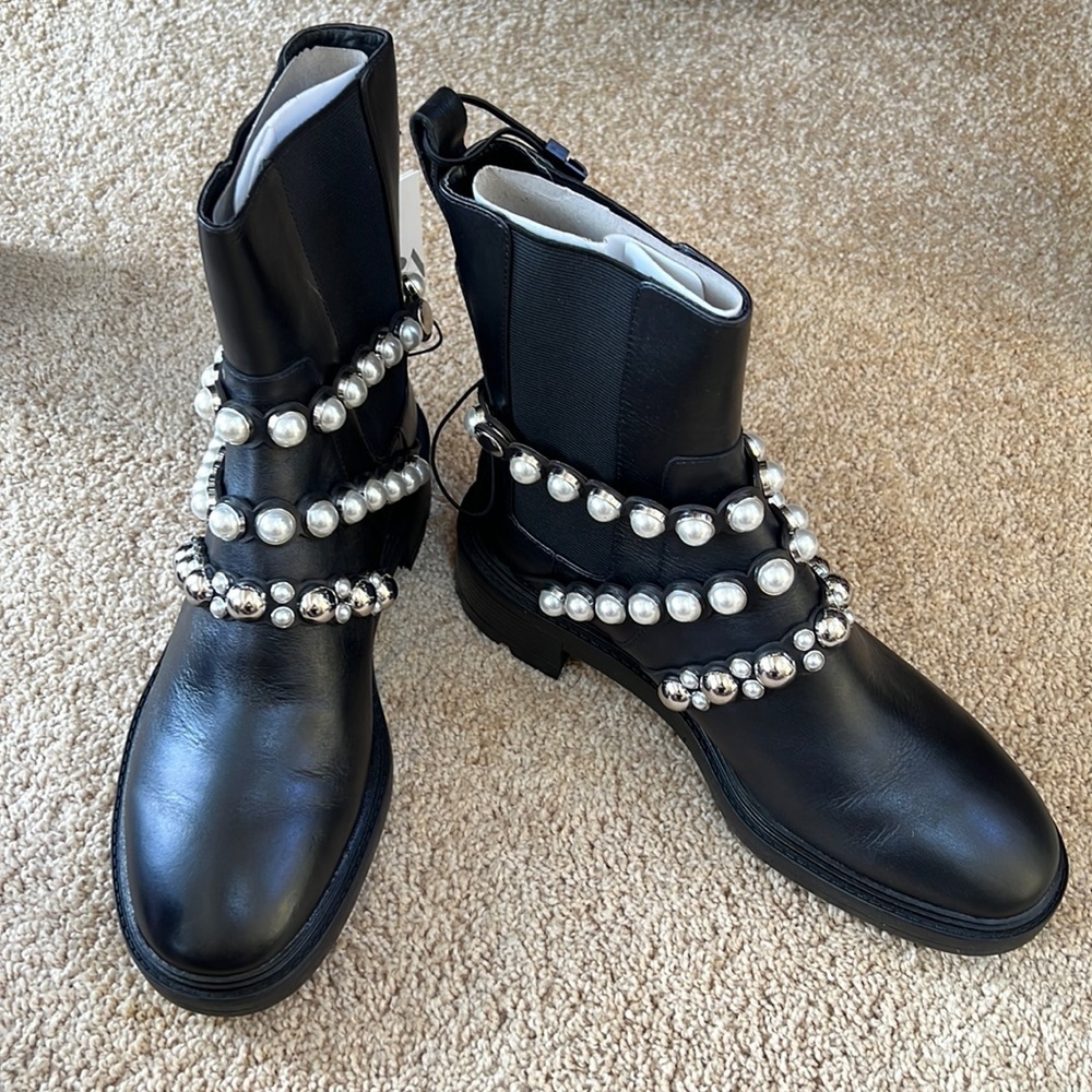 New! Zara SZ 39/8 black leather pearl embellished Chelsea boots